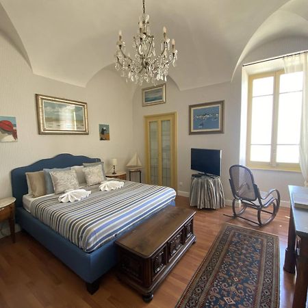 Casa D'Artista B&B Di Charme Алассіо Екстер'єр фото