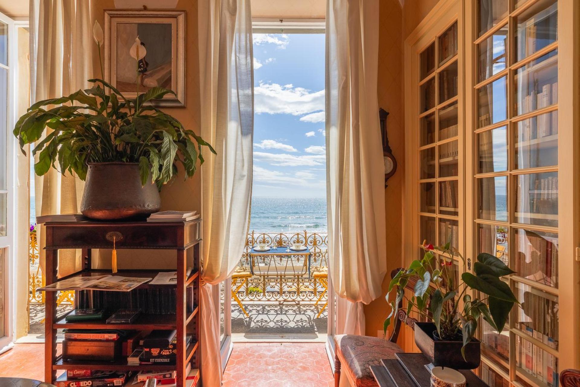 Casa D'Artista B&B Di Charme Алассіо Екстер'єр фото